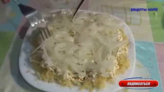 Слоеный салат из печени трески простой рецепт смотреть онлайн