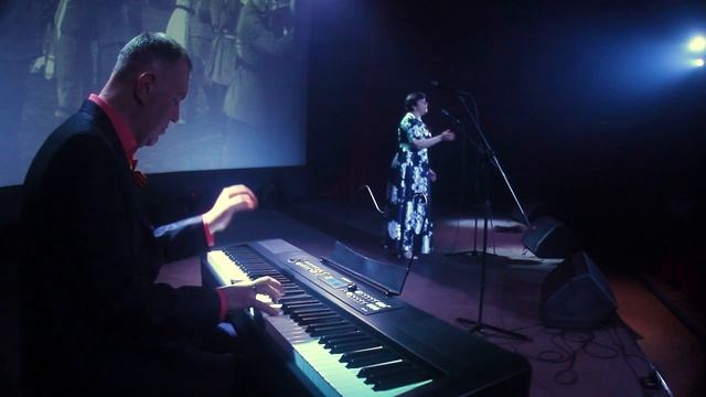 «В лесу прифронтовом» сл. М. Исаковского, муз. М. Блантера, исп. Елена Нагребецкая смотреть онлайн