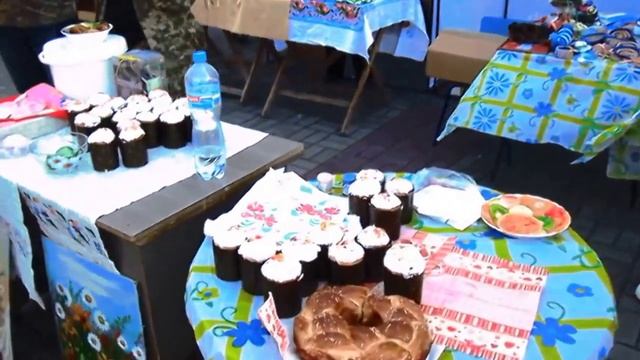 Праздник накануне Пасхи перед торговым центром "Украина" смотреть онлайн
