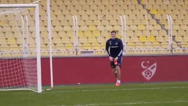 Оригинальное исполнение пенальти от Александра Соболева смотреть онлайн