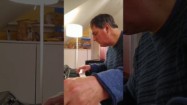 Solar (Korg Stage Piano) смотреть онлайн