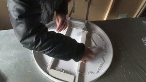 Круглый торцевой лайтбокс. Изготовление наружной рекламы. Принцип сборки вывески