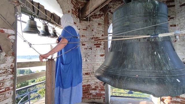 Звон на Успение Пресвятой Богородицы 28.08.22г.в Храме Покрова Пресвятой Богородицы с. Давыдовское смотреть онлайн