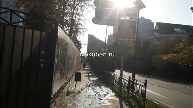 канализационные реки снова потекли по улицам Сочи смотреть онлайн