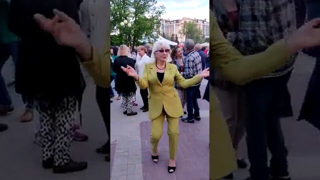 Парк победы Белгород Элегантные танцы смотреть онлайн