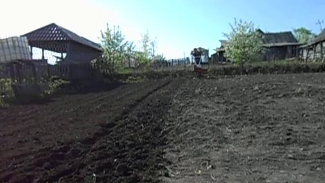 Весенняя вспашка культивация огорода смотреть онлайн