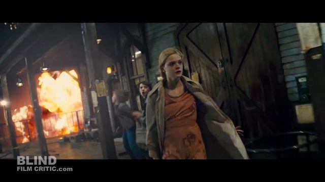 SUPER 8 review [no spoilers] - Kyle Chandler, JJ Abrams, Elle Fanning смотреть онлайн