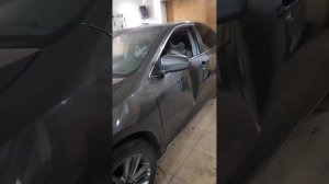 Удаления вмятин без покраски на автомобиле Toyota Camry | Ремонт вмятины на двери