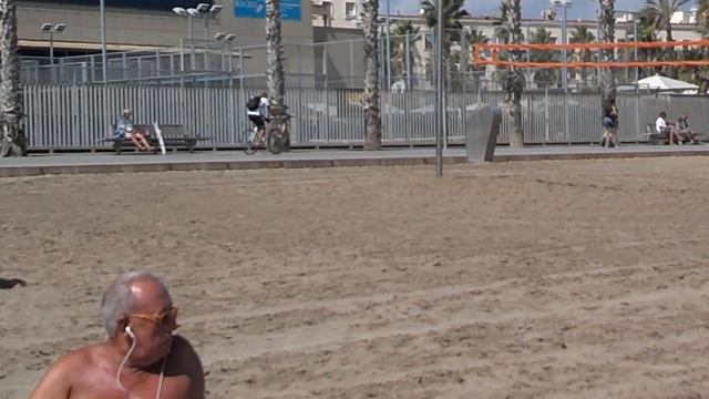 SPIAGGIA NUDISTI BARCELLONA / NUDIST BEACH BARCELONA