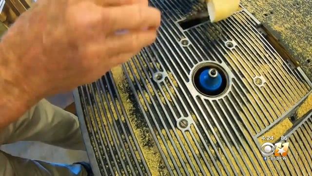 Wood-Working Hobbyists In North Texas Creating Christmas Toys For Thousands смотреть онлайн