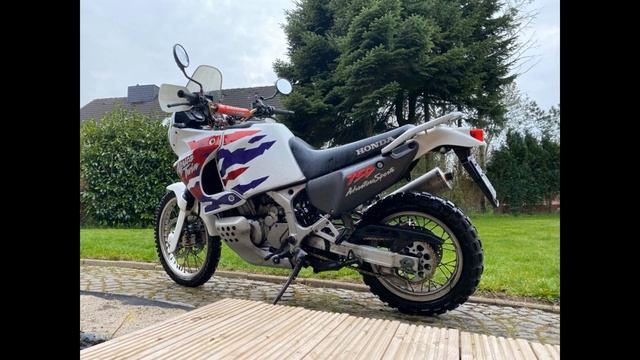 Honda XRV750 Africa Twin RD07   एक महानता का जन्म   Hindi
