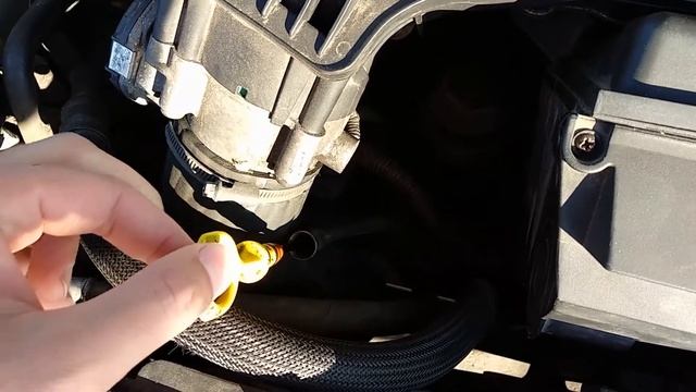 Работа вентиляции картера Volvo S80II 2.5T/crankcase ventilation Volvo S80II 2.5T смотреть онлайн