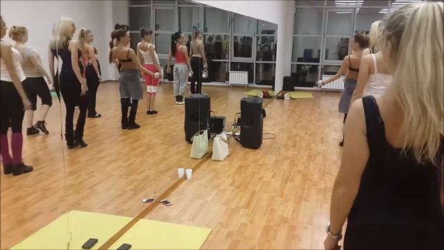 Зажигательная тренировка в Brilliant's смотреть онлайн