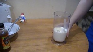 Молочный коктейль с сиропом из морошки. Дело было вечером. Шмелик.
