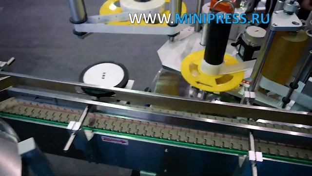 Өздігінен жабысатын жапсырмаларды картон қораптарға жабыстыруға арналған автоматты жабдық смотреть онлайн