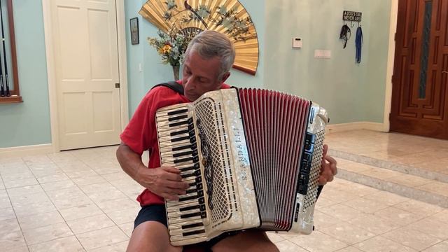 El Relicario on a Scandalli accordion смотреть онлайн