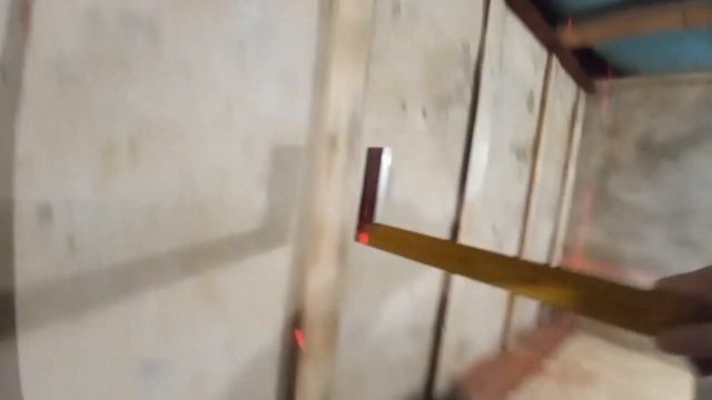 Обшиваю стену над верстаком. Пробую работать с лазерным уровнем. смотреть онлайн