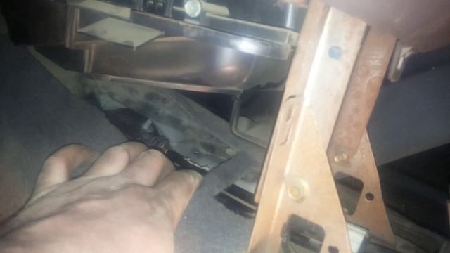 Замена тросов управления рычага селектора.Ford Focus 1. смотреть онлайн