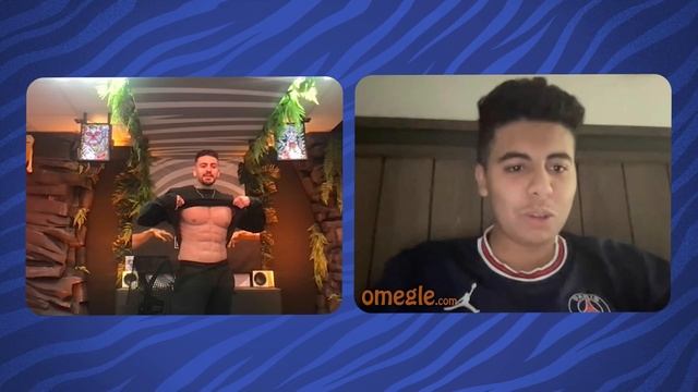 J'AI ACHETÉ DES FAUX MUSCLES ULTRA RÉALISTES ! (Et un masque horrible) смотреть онлайн