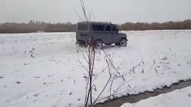 УАЗ 3153 по первому снежку смотреть онлайн