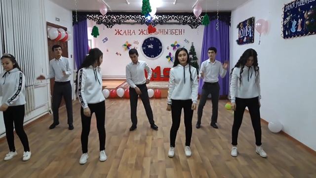 Новый год Флешмоб Жана жылдык би смотреть онлайн