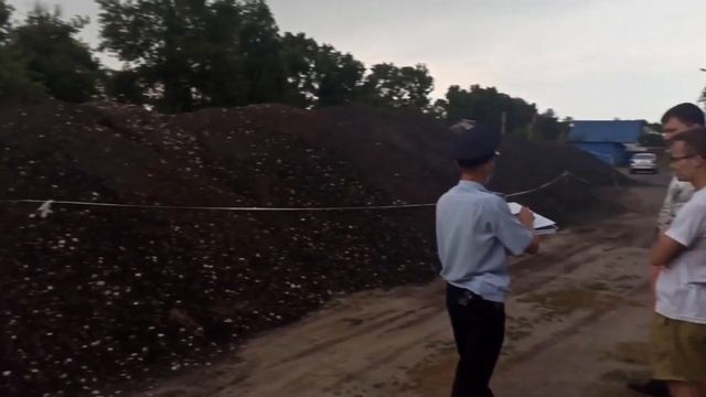 ОТХОДЫ 4 КЛАССА ОПАСНОСТИ В ПОСЁЛКЕ РАДИЦА-КРЫЛОВКА (Брянская область)! КТО ОТВЕТИТ?