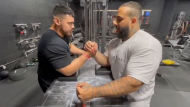 Introducing ARMando aka "Mexican Hulk" - first time arm wrestling смотреть онлайн