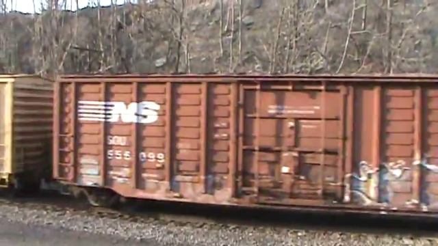 NS SD70 2522 Cranks into Notch 8. смотреть онлайн