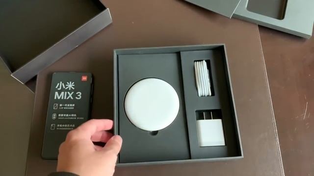 Самый инновационный телефон Xiaomi-MiMix3- смотрим смотреть онлайн