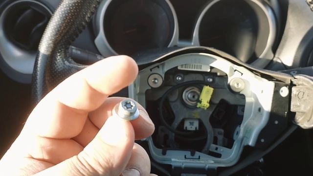 Как снять руль с Ниссан смотреть онлайн