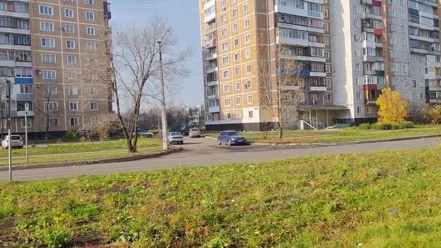 г. Новокузнецк, ул. Братьев Сизых 5а_у входа смотреть онлайн
