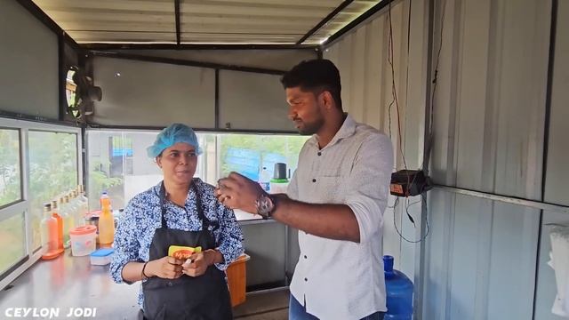 யாழில் பெண் நடத்தும் துபாய் பிட்டுக்கடை| அசத்தும் இளம்பெண் | jaffna food | ceylon jodi danu and loj смотреть онлайн