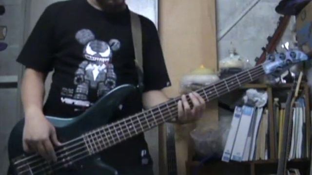 Drowning Pool - Bodies (Bass Cover) смотреть онлайн