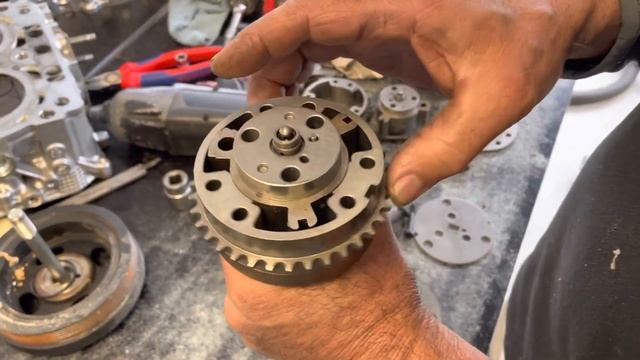 VVT FA20 Engine What’s Inside the Variable Valve Timing Control in a Toyota 86/Subaru BRZ? смотреть онлайн