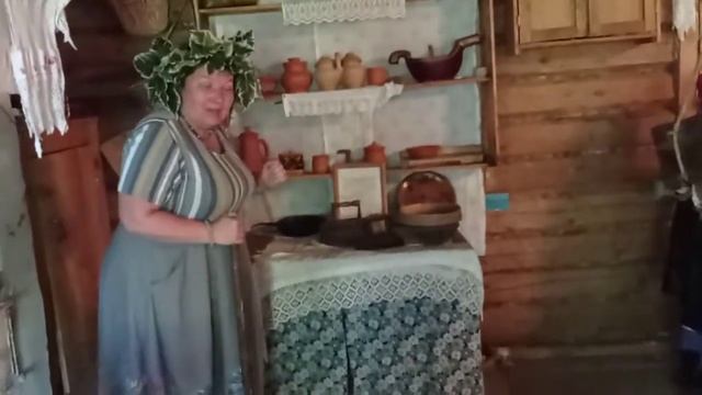 Экскурсия в избе-музее "Русской старины" в д. Любицы смотреть онлайн