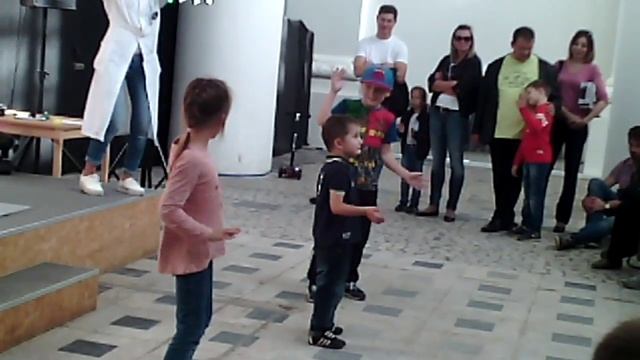 Танцы роботов смотреть онлайн