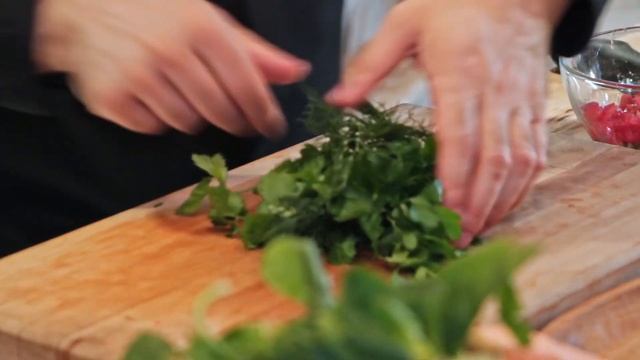 Нарек Авагян готовит Мутабаль, Табуле и Салат из Шпината | Salad Time! | Рецепты от Нарека Авагяна смотреть онлайн