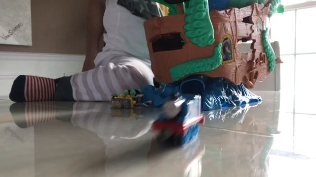 Thomas Train Adventures Sea Monster Pirate Ship Set Unboxing & Review смотреть онлайн