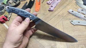 Кухонный нож из стали Vg10.