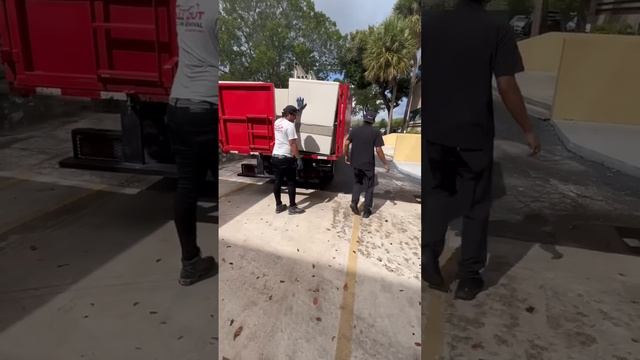 Last weeks office clean out. Playing Tetris with our trucks! #junkremoval #officecleanout #florida смотреть онлайн