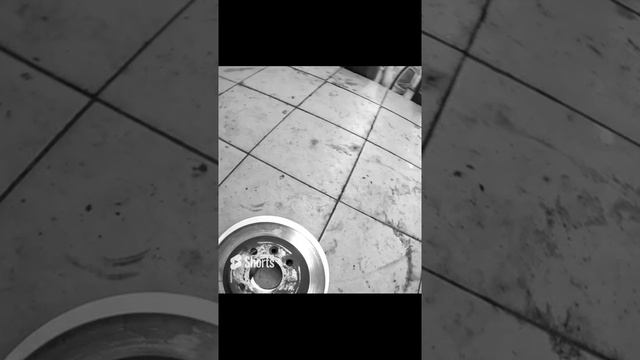 Заменили тормозные диски, и чуть не убили человека. Не все автосервисы одинаково полезны смотреть онлайн