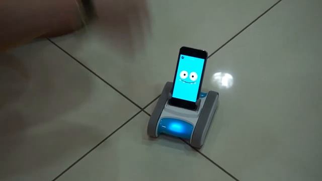 Робот Romo - умная игрушка для iPhone 5/5S/5C смотреть онлайн