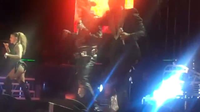 Black Eyed Peas @Oracle World - I've got a feeling смотреть онлайн