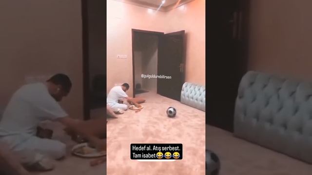 Футболист ??