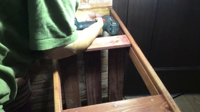 Рукодельный уголок из стеллажа и решётки от детской кровати . смотреть онлайн