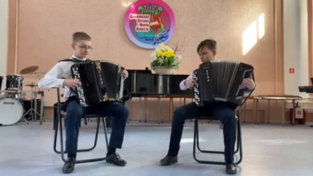 Басаревские Егор и Олег. А. Матовицкая 1"Весёлая переменка", 2"Бабка Евка, дед Тамаш". смотреть онлайн