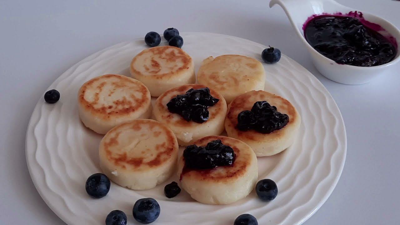 СЫРНИКИ без ГЛЮТЕНА с голубикой. смотреть онлайн
