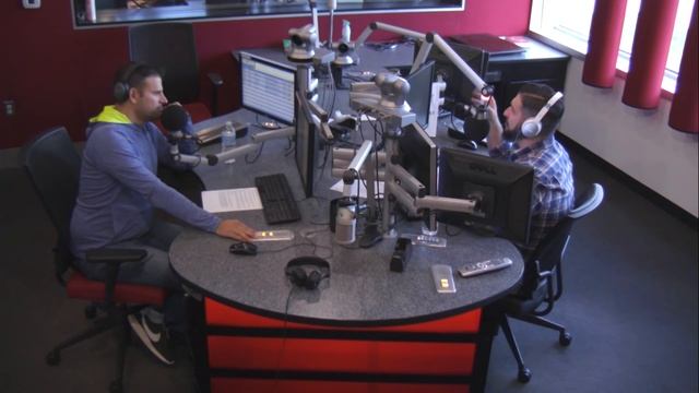 Valenti and Foster - Should Pearl Jam be considered classic rock? смотреть онлайн