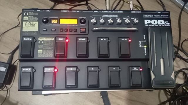 LINE 6 Floor Pod XT Live Guitar Multi Effects Processor Demo смотреть онлайн