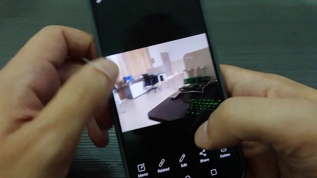LG V30 Review, Mid 2019, The Good, The Bad, and The Ugly смотреть онлайн
